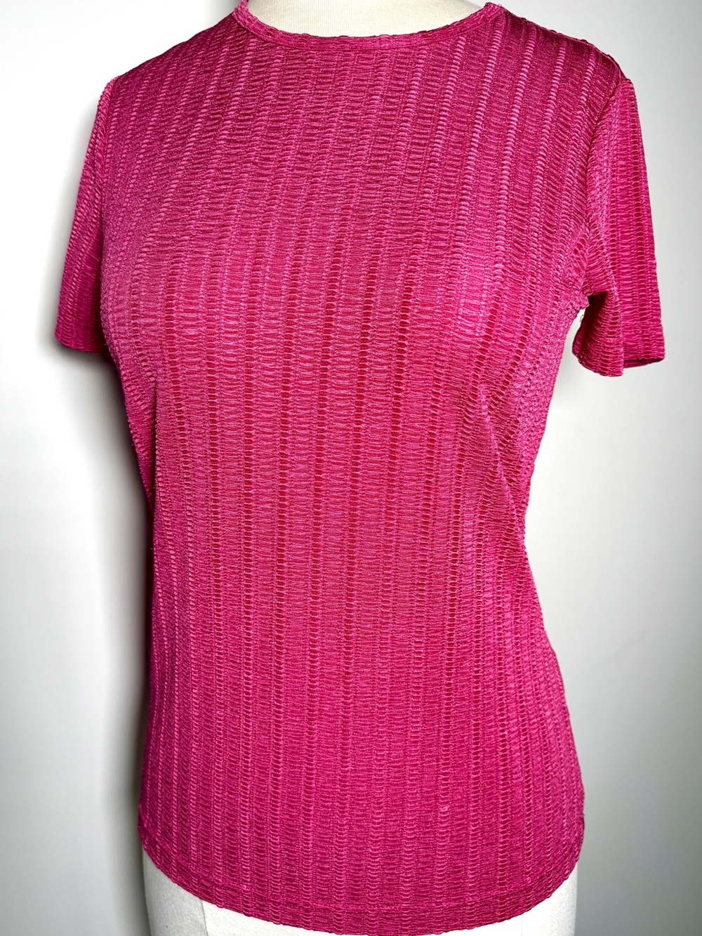 Jaclyn Smith Magenta Textured Slinky Top S Pink Crew